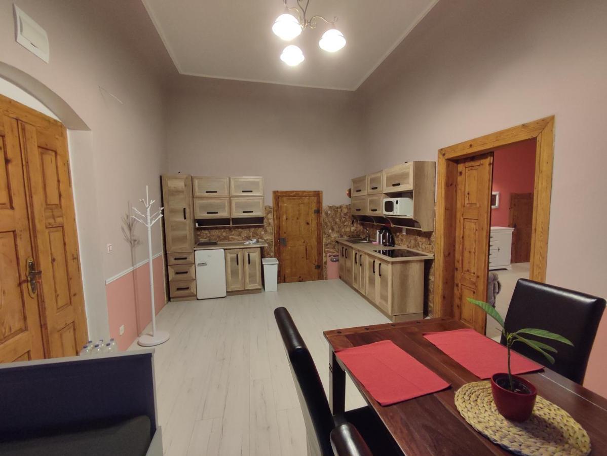 Zamecky Apartman - Castle Apartment Stribro Bagian luar foto