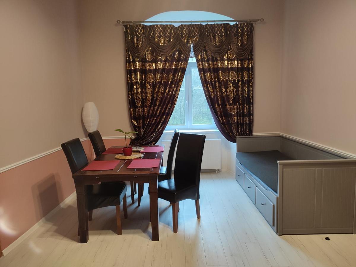 Zamecky Apartman - Castle Apartment Stribro Bagian luar foto