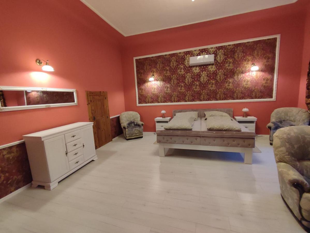 Zamecky Apartman - Castle Apartment Stribro Bagian luar foto